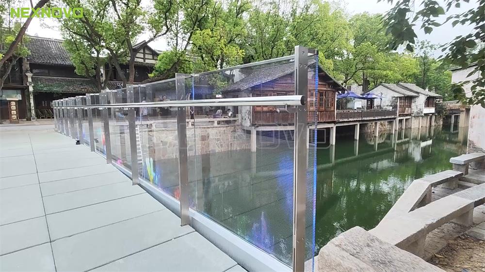 盐官古城透明玻璃桥.jpg