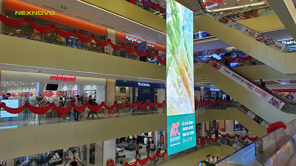 越南 Vincom 购物中心透明LED显示屏项目(图3)
