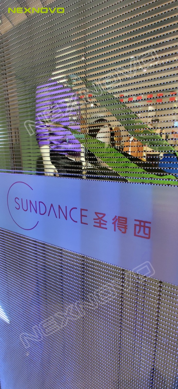 圣得西服装连锁店透明LED显示屏项目(图6)