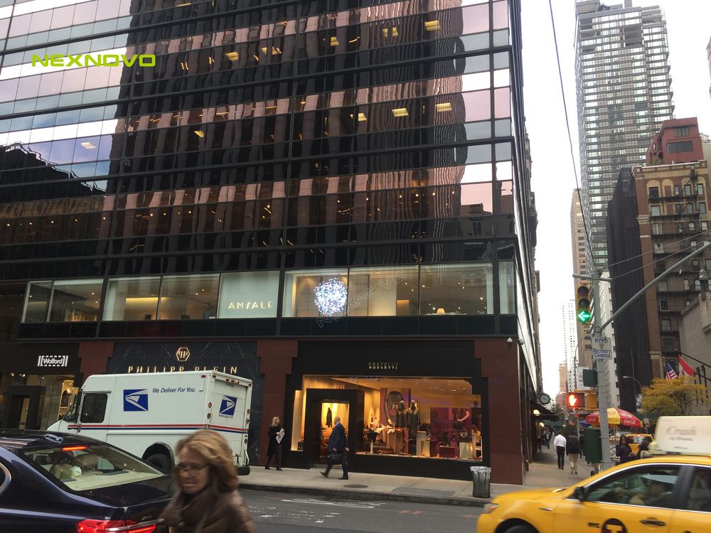 世界知名婚纱品牌AMSALE透明LED显示屏(图2)